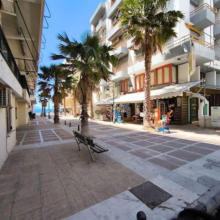 Apartment 50 Meters From The Beach Loutráki Extérieur photo