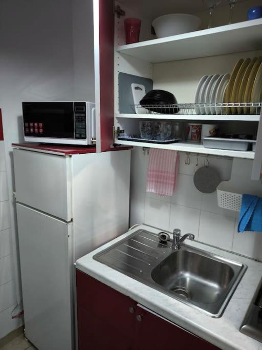Apartment 50 Meters From The Beach Loutráki Extérieur photo
